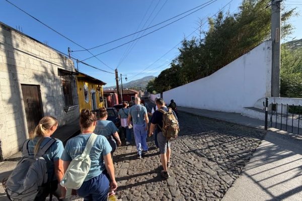 Walking to Obras 2 Walking to Obras 2